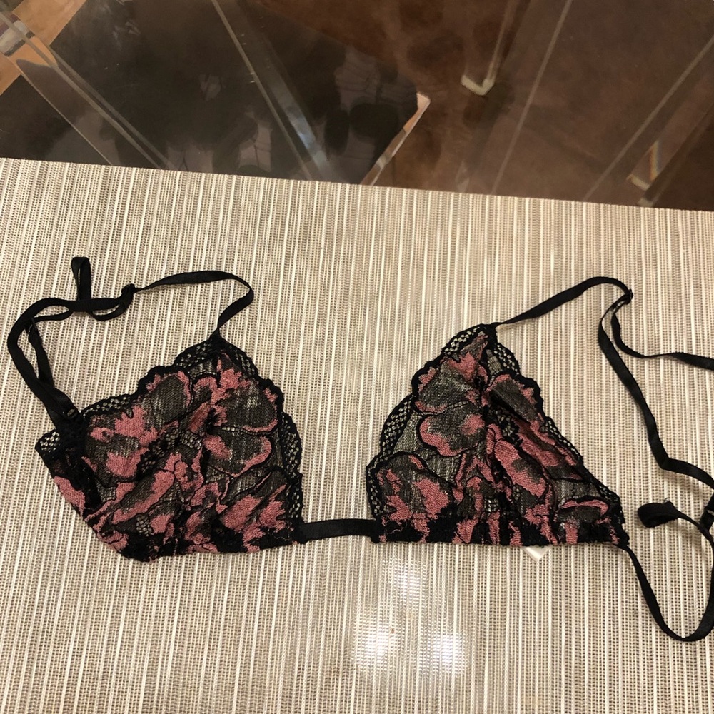 Express lace bralette size medium